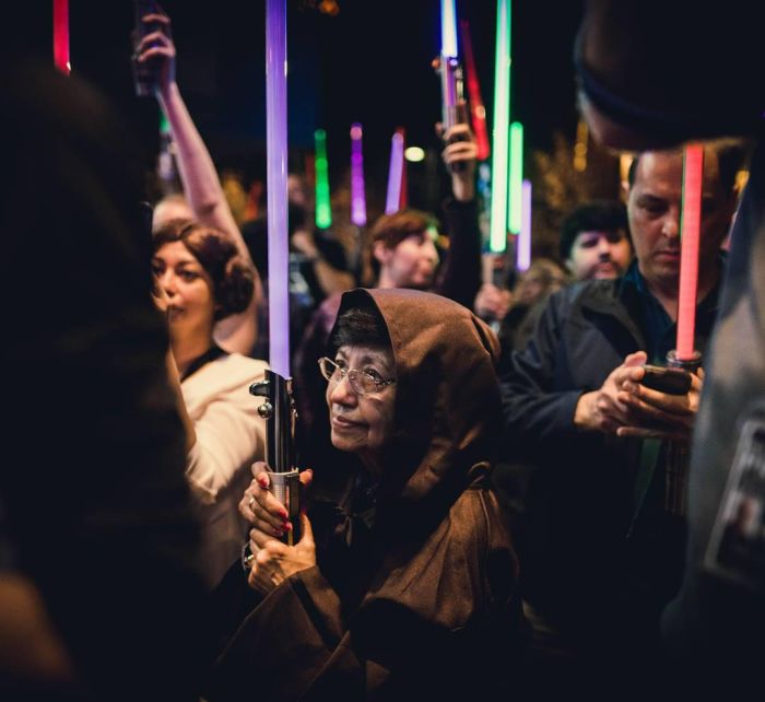 Star Wars Fans Pay Tribute To The Iconic Carrie Fisher (8 pics)