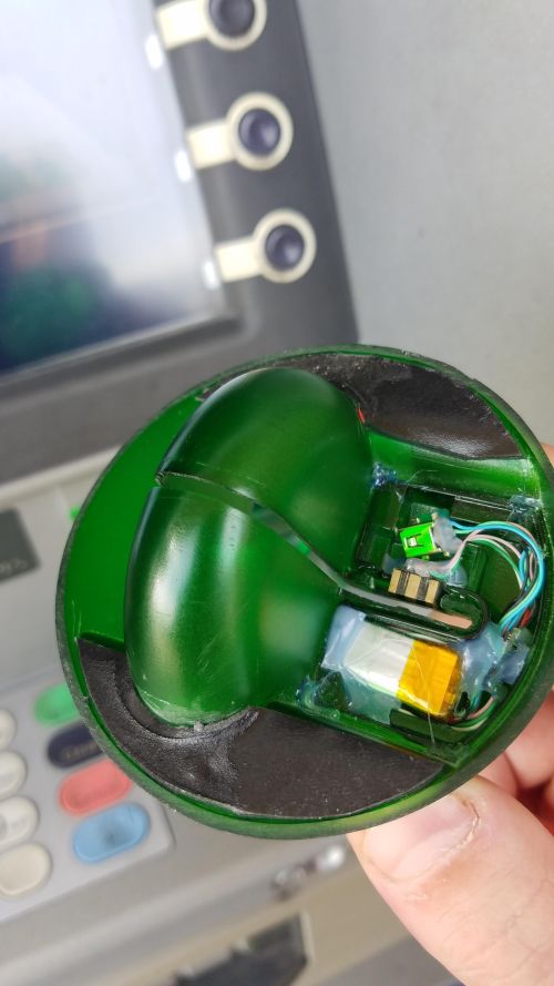 Unsecure ATM Discovered In Houston (8 pics)
