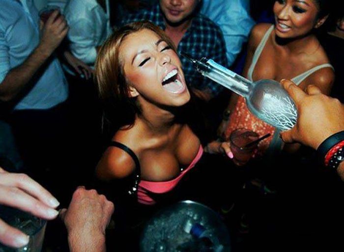 Every Man Needs A Party Girl In Their Life (36 pics)