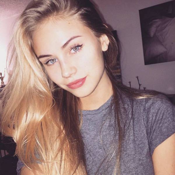 Beautiful Girls Are The Reason Why The World Keeps Spinning (51 pics)