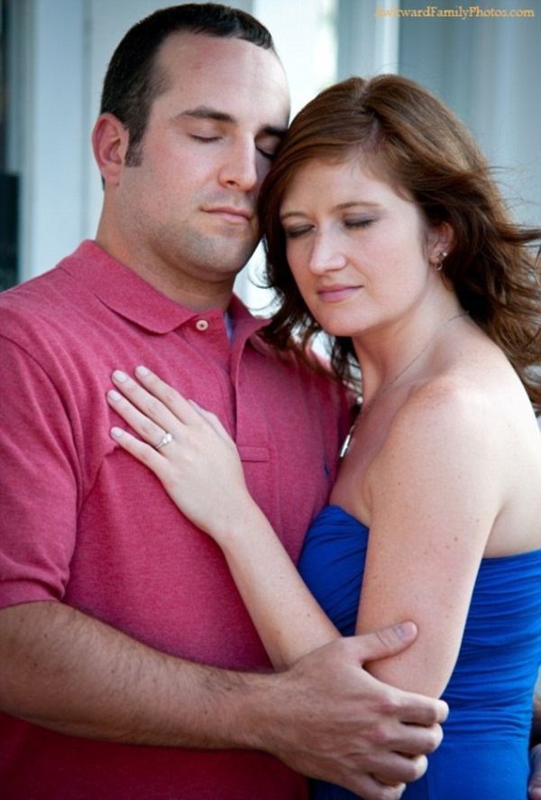 The Most Cringeworthy Engagement Photos Ever Taken (18 pics)