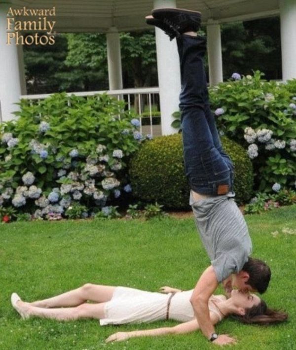 The Most Cringeworthy Engagement Photos Ever Taken (18 pics)