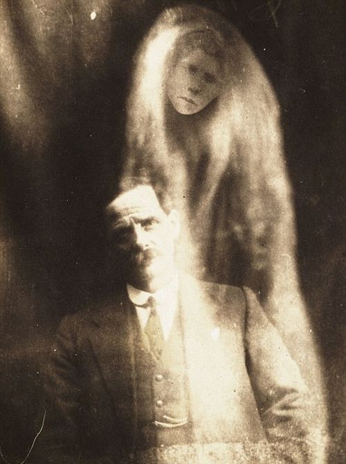 The First Ghosts Ever Caught On Camera (22 pics)