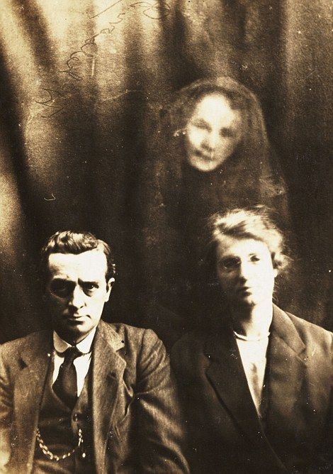 The First Ghosts Ever Caught On Camera (22 pics)