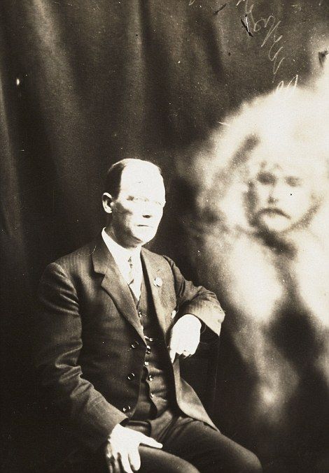 The First Ghosts Ever Caught On Camera (22 pics)