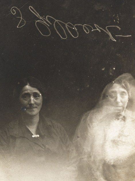 The First Ghosts Ever Caught On Camera (22 pics)