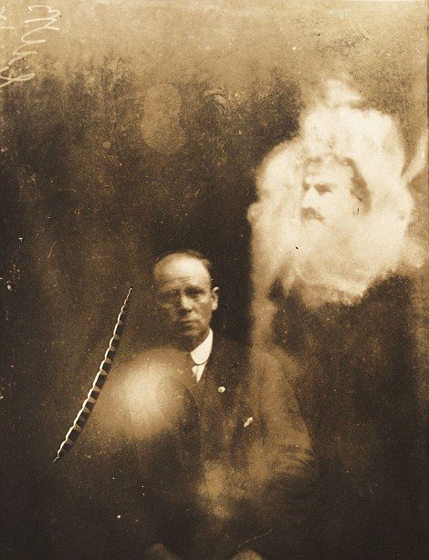 The First Ghosts Ever Caught On Camera (22 pics)