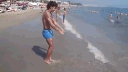Daring People Who Showed No Fear While Cheating Death (15 gifs)