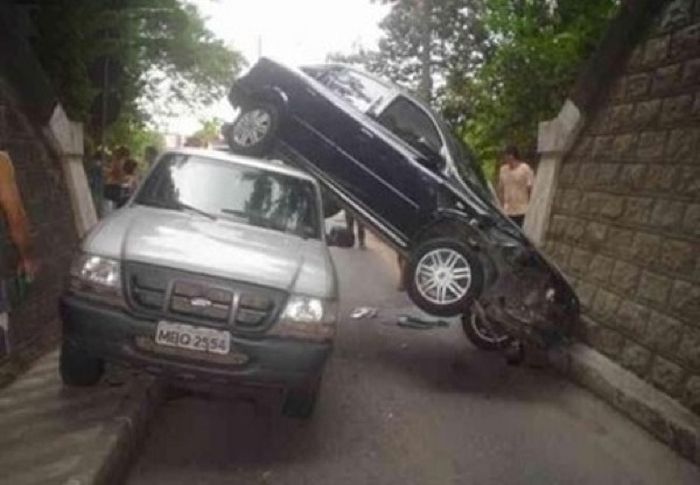 The Worst Driving Fails You're Ever Going To See (29 pics)