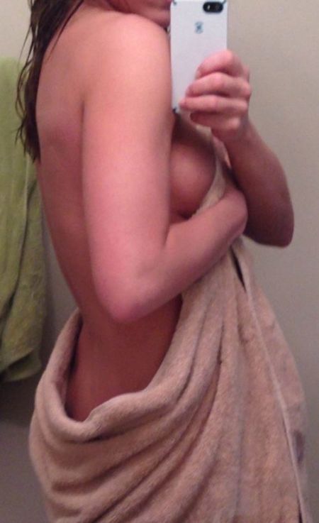 Hot Towel Selfies That Will Steam Up More Than Just Your Mirror (35 pics)