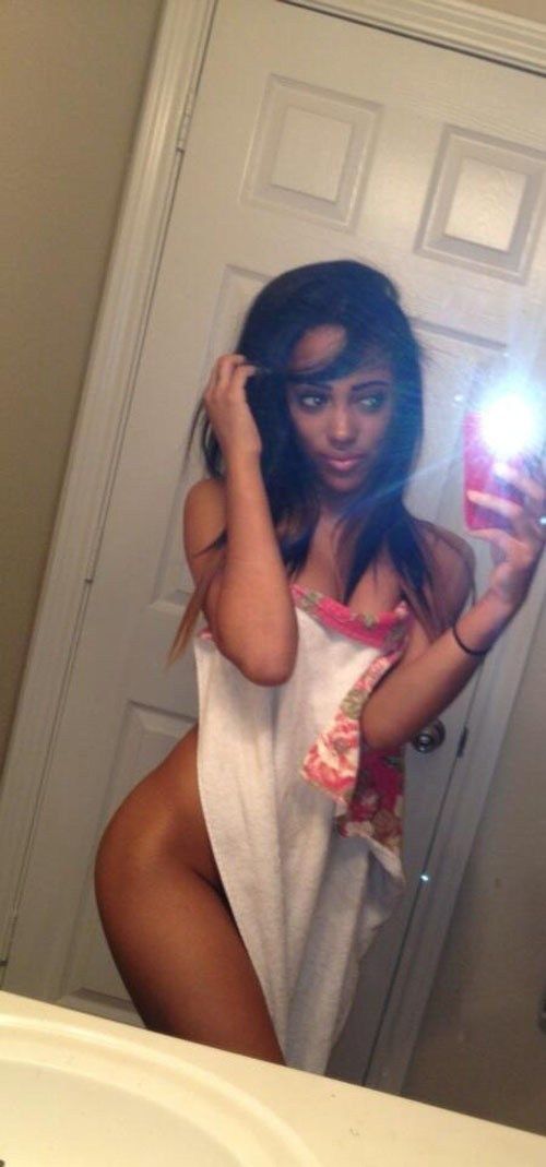 Hot Towel Selfies That Will Steam Up More Than Just Your Mirror (35 pics)