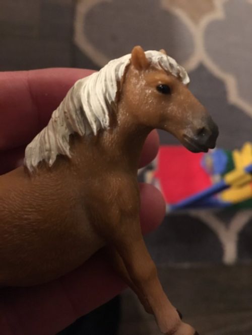 These Toy Horses Are A Little Too Detailed (4 pics)