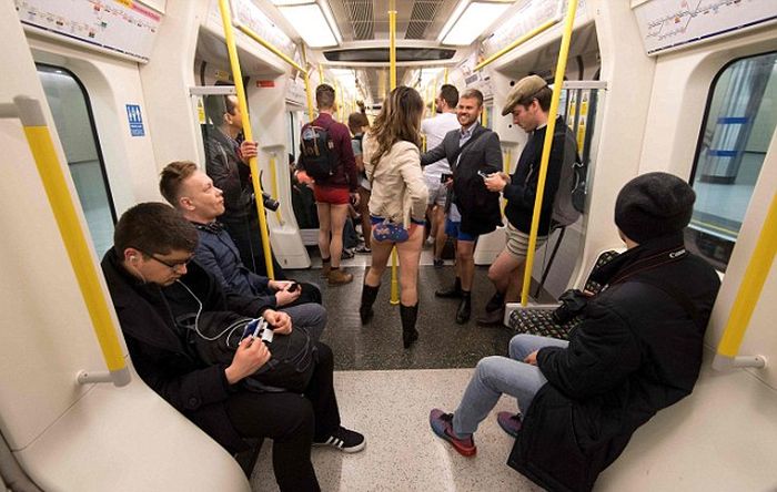 Subway Riders Around The World Enjoy No Pants Day (15 pics)