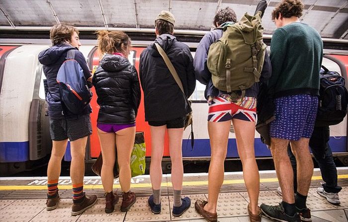 Subway Riders Around The World Enjoy No Pants Day (15 pics)