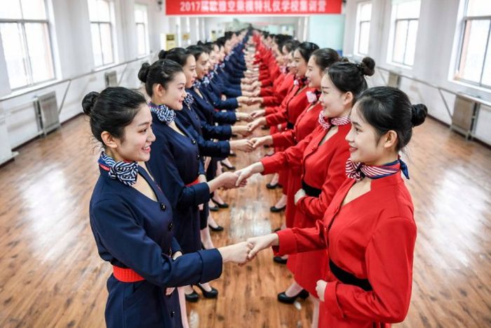 How To Become A Flight Attendant In China (8 pics)