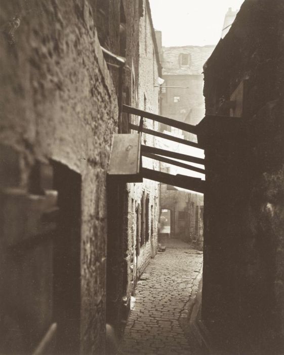 Incredible Photos Show The Slums Of Glasgow In The 1860s (9 pics)
