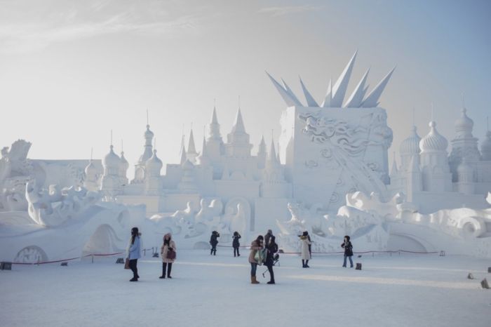 There Is An Entire City Made Out Of Ice In China (10 pics)