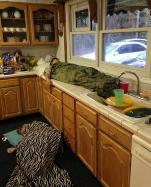 It Takes Some Serious Dedication To Get This Drunk (47 pics)