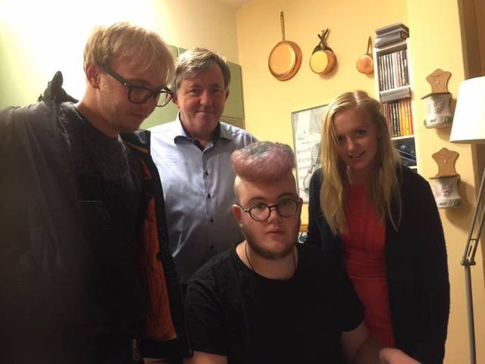 You Can Tell A Lot About Somebody By Looking At Their Haircut (37 pics)