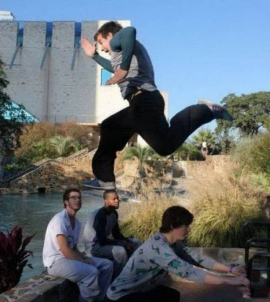 There Couldn’t Possibly Have Been A Better Moment To Take These Photos (37 pics)