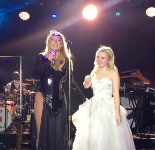 Russian Billionaire Hires Sir Elton John And Mariah Carey For A Wedding (12 pics)