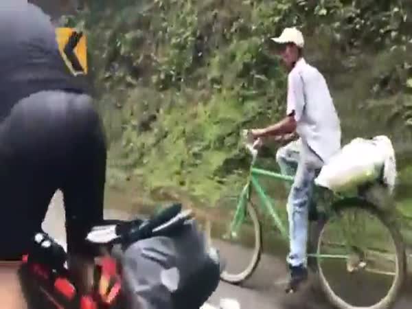 Colombian Farmer Smokes Professional Triathletes On Bikes