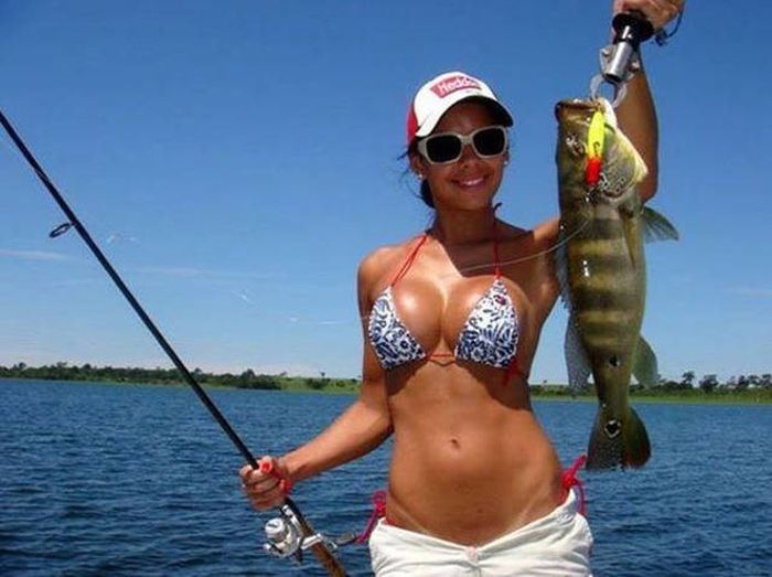 Pics That Prove Hot Girls Like To Fish Too (45 pics)