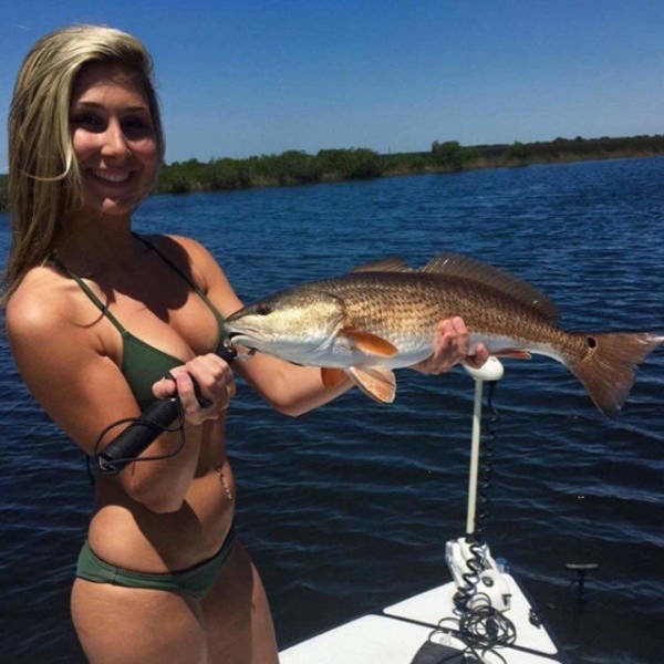 Pics That Prove Hot Girls Like To Fish Too (45 pics)