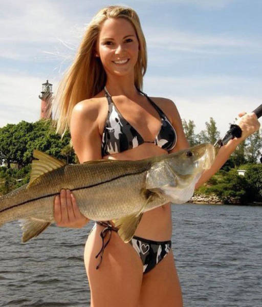 Pics That Prove Hot Girls Like To Fish Too (45 pics)