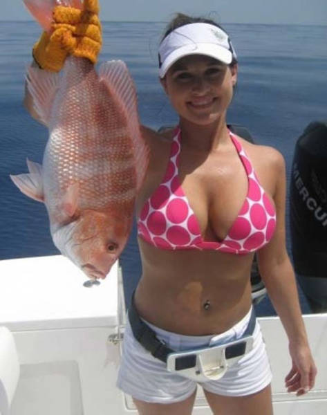 Pics That Prove Hot Girls Like To Fish Too (45 pics)