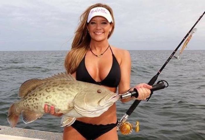 Pics That Prove Hot Girls Like To Fish Too (45 pics)