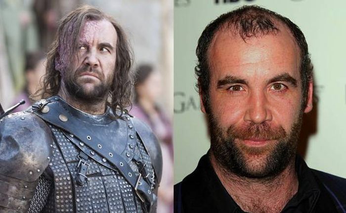 Game Of Thrones Stars In And Out Of Costume (15 pics)