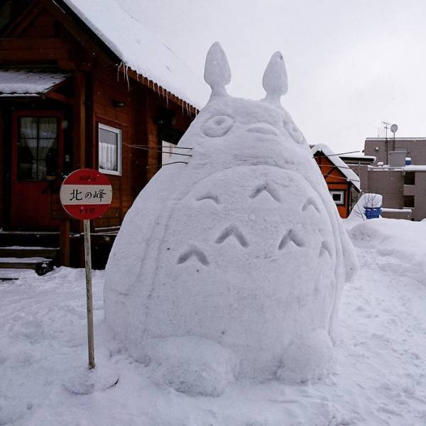 In Japan People Turn Snow Into Art Masterpieces (27 pics)