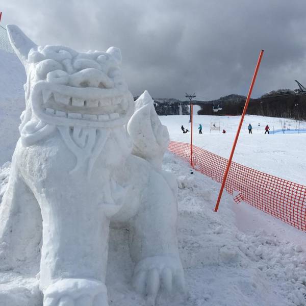 In Japan People Turn Snow Into Art Masterpieces (27 pics)