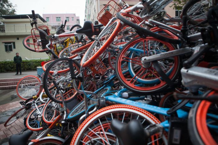 The Shared Bike Situation In China Has Turned Chaotic (4 pics)