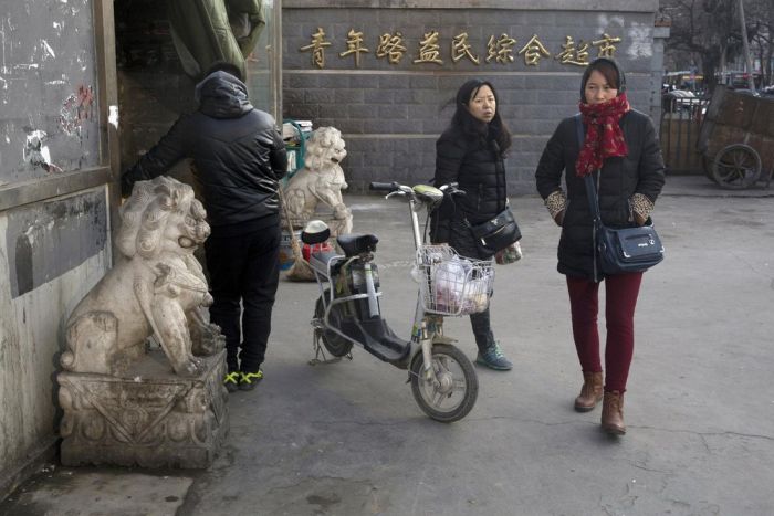Candid Photos Show Off Everyday Life In China (50 pics)