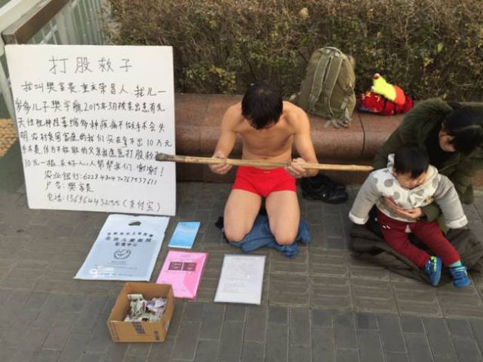 Chinese Man Does Something Desperate To Save His Only Son (9 pics)