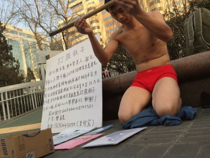 Chinese Man Does Something Desperate To Save His Only Son (9 pics)