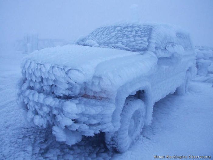 You Can't Deny The Beauty Of These Frozen Cars (50 pics)