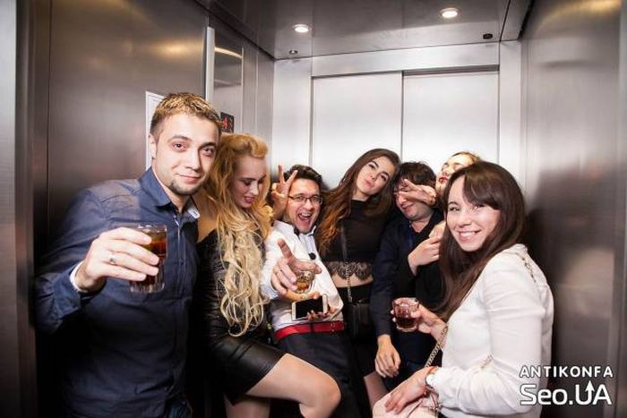 Crazy Photos From An Over The Top IT Conference (30 pics)