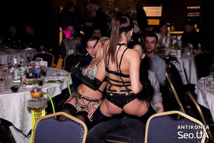 Crazy Photos From An Over The Top IT Conference (30 pics)