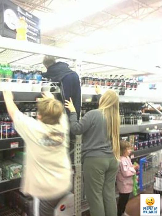 People of Walmart. Part 34 (43 pics)