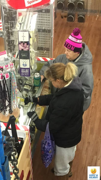 People of Walmart. Part 34 (43 pics)