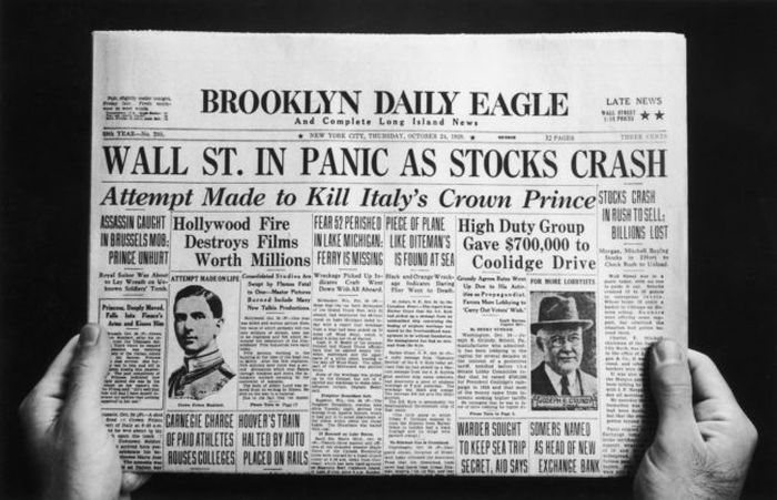 Cool And Influential Vintage Newspaper Headlines (18 pics)