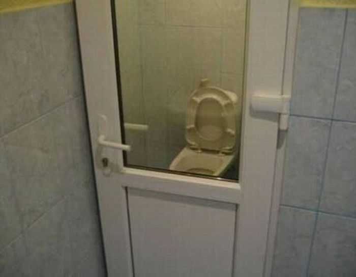 Outrageous Toilet Fails That Will Shock You (15 pics)