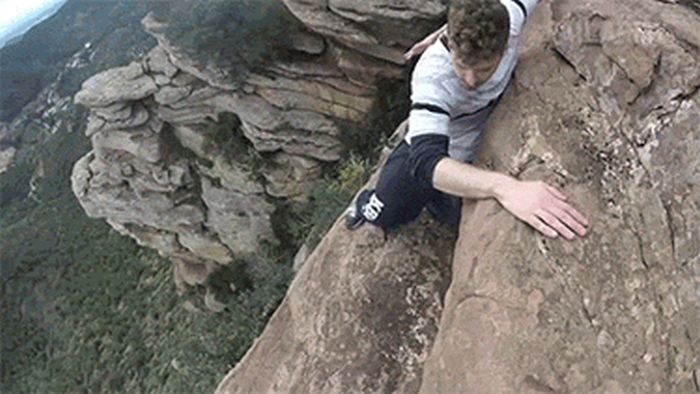 These Gifs Vividly Show What Terrifying Moments Are Made Of (28 gifs)