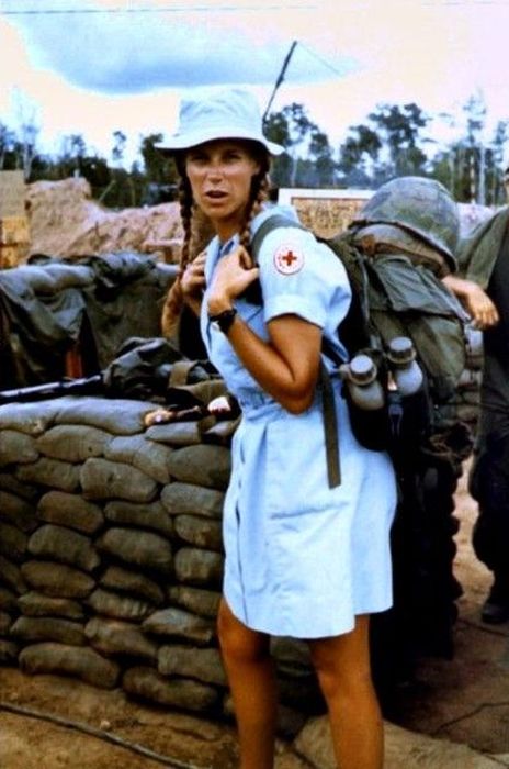 Throwback Photos From The Vietnam War (51 pics)