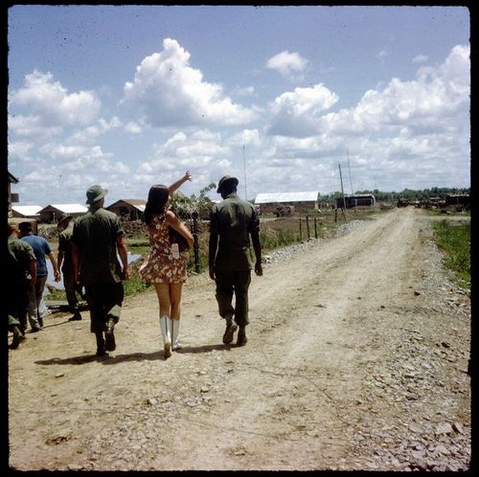 Throwback Photos From The Vietnam War (51 pics)