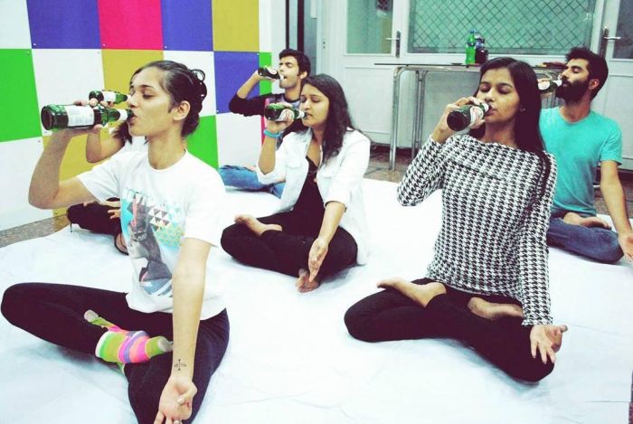 Beer Yoga Is The Next Big Thing (10 pics)