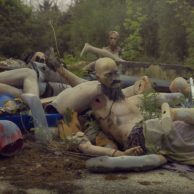 This Guy's Photos Of An Abandoned Theme Park Will Terrify You (6 pics)